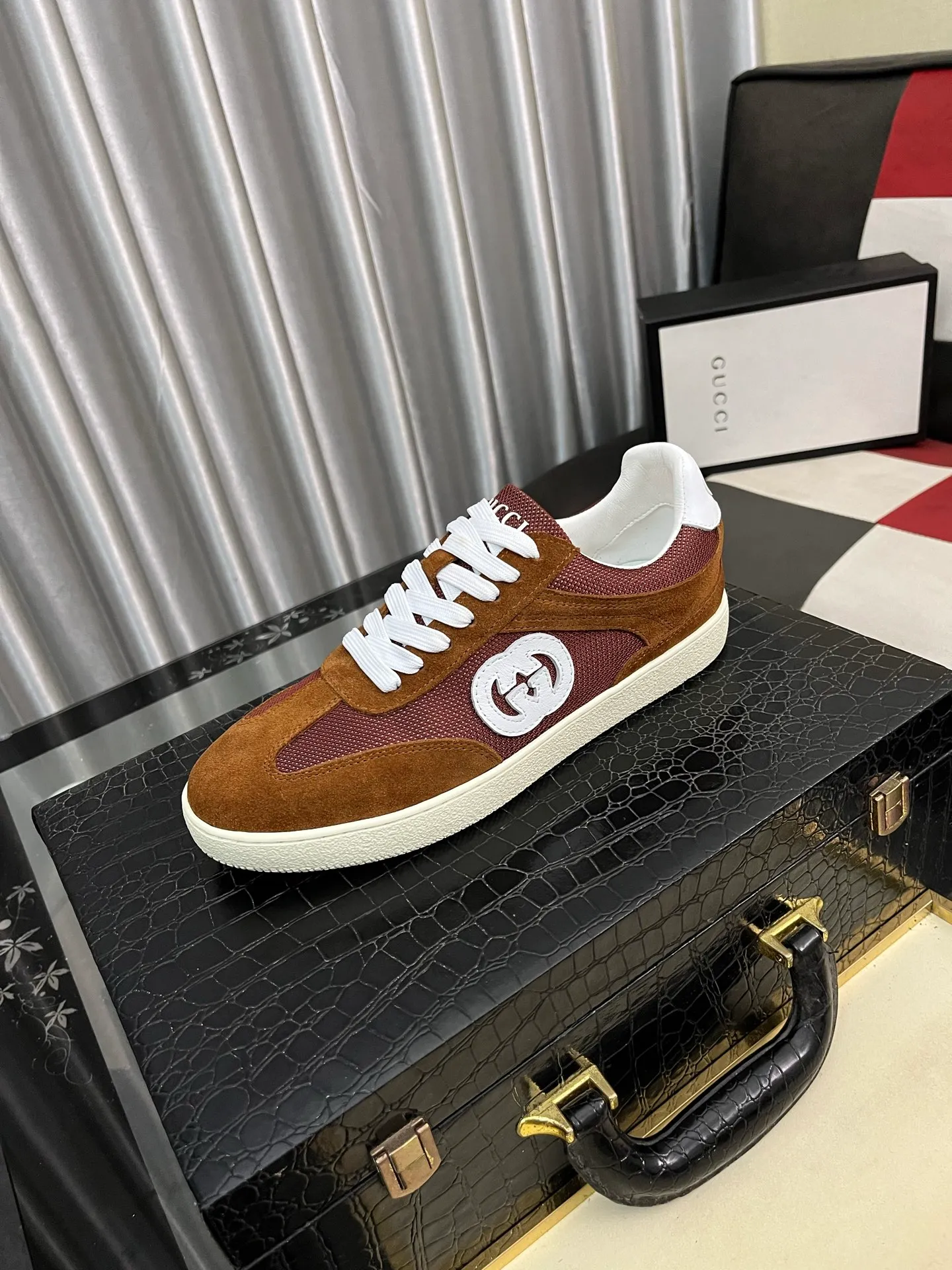 Men's shoes 💰400⌚️⌚️《GUCCI》The latest hot-selling casual shoes, top brand [seduce] luxury~purchase, top~quality. Products sold at the counter [strong] Original embossed calfskin fabric ➕ Comfortable sheepskin lining, code number: 38-443️⃣colors available